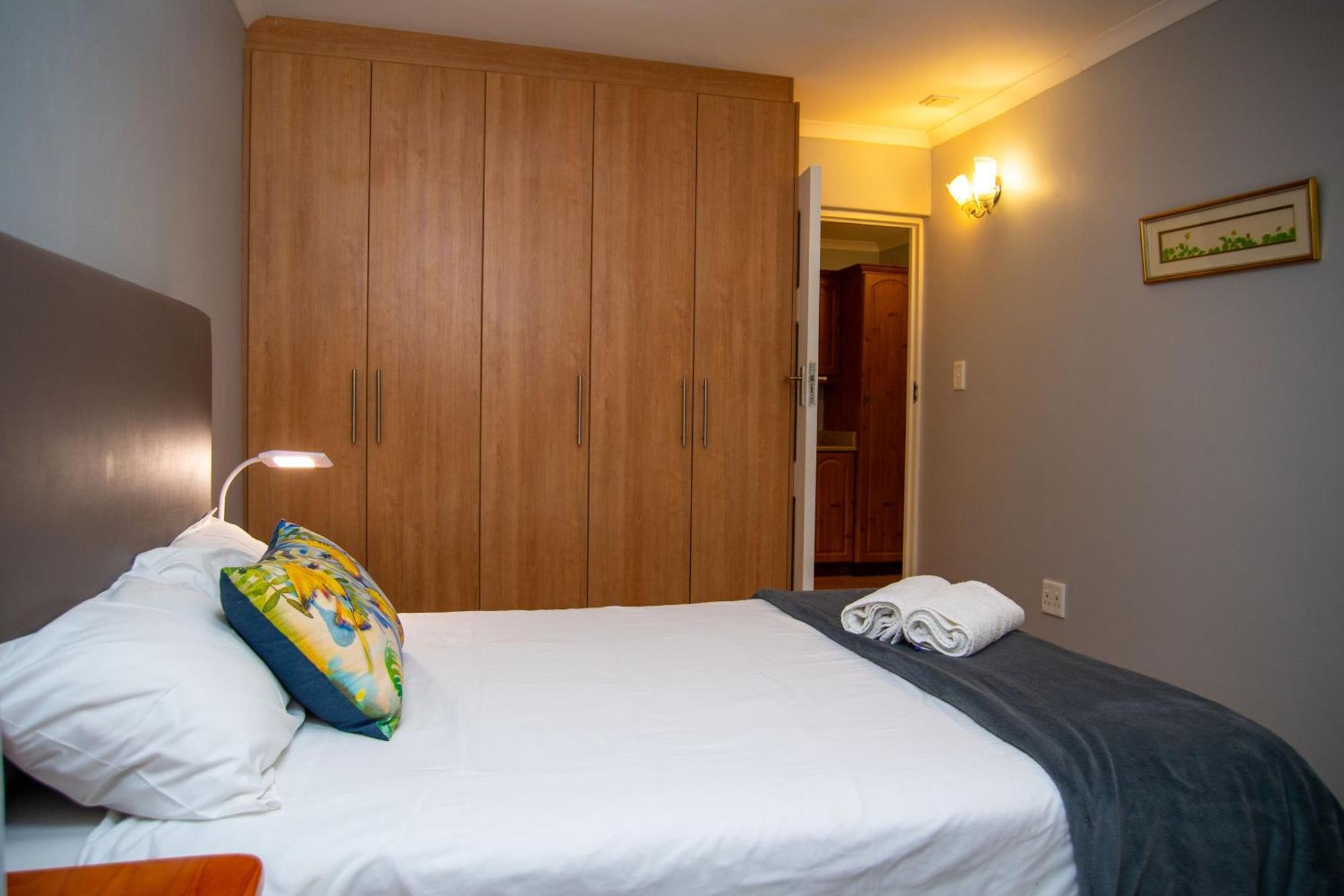 Great White Accommodation Kleinbaai Exterior foto